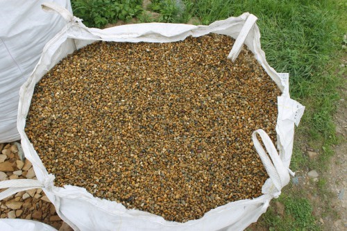  Галька окат (серо-желтая) фр.10-20 мм. купить   в Липецке галька серо-желтая, рыжая, серый речная окатанная округлая галька 4000 руб/т   фото 