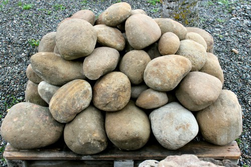 Песчаник ядра, фр. 100-300 мм  купить в Липецке песчаник бежевый серый рыжий речная галька 5 000 руб/т   фото 