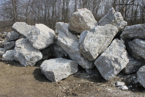  Мраморизированный известняк фр.500-1500 мм.  купить в Липецке    7 000 руб/т   фото 