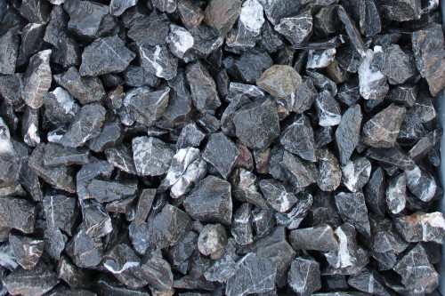  Щебень крошка черный (мрамор) фр. 20-40 мм.  купить  в Липецке мрамор черный с белыми прожилками мраморная каменная крошка 9000 руб/т   фото 