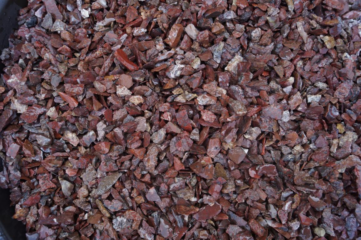  Щебень крошка красный (ЯШМА) фр. 10-20 мм.  купить  в Липецке яшма красный, бордовый, оранжевый, рыжий декоративный каменный ландшафтный щебень колотый 6 600 руб/т   фото 