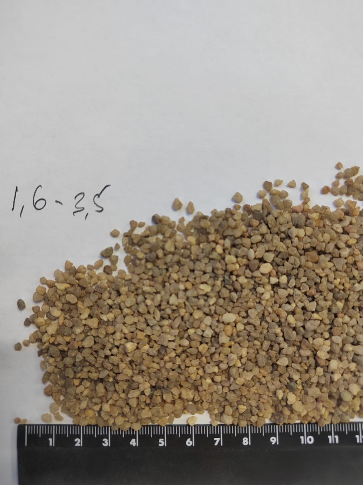 Кварцевый песок сухой фракцинированный фр. 1,6-4 мм.  купить в Липецке фото 