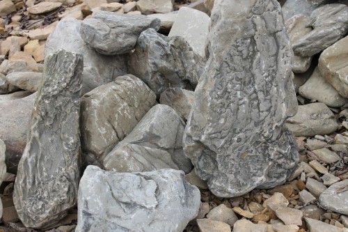 Песчаник декоративный ландшафтный (фр. 300-500 мм)  купить  в Липецке песчаник желтый рыжий серый зеленый валун речной окатанный природный песчаника 4 500 руб/т   фото 