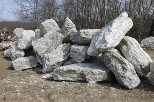  Мраморизированный известняк фр.500-1500 мм.  купить в Липецке    7 000 руб/т   фото 