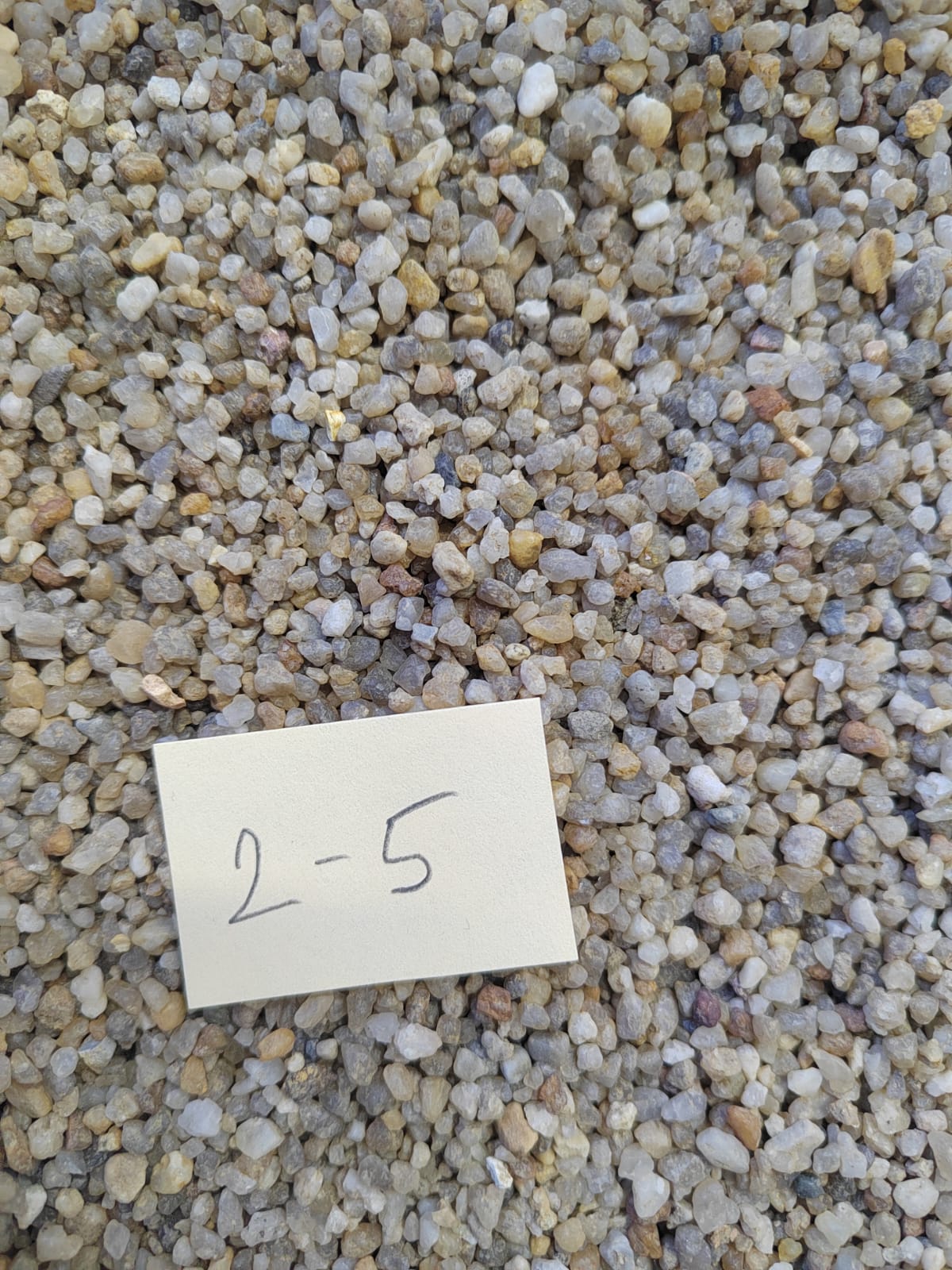 Кварцевый песок для площадок фр. 2-5 мм.  купить в Липецке фото 