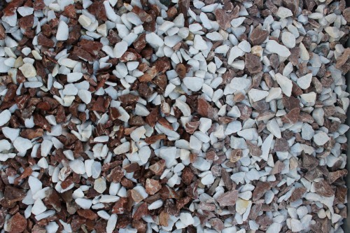  Мраморная крошка (щебень крошка микс: белый-розовый) фр. 10-20 мм.  купить  в Липецке мрамор белый, розовый каменный декоративный ландшафтный щебень 9500 руб/т   фото 