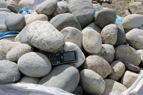  Речной валун (Ассорти) фр.100-300 мм.  купить в Липецке галечник серый, темно-серый, светло-серый речная галька крупных размеров 4200 руб/т   фото 