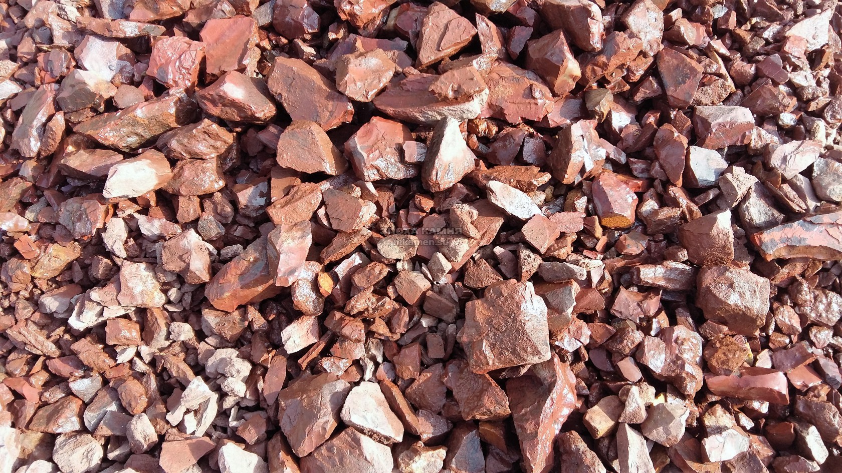  Щебень крошка красный (ЯШМА) фр. 10-20 мм.  купить  в Липецке яшма красный, бордовый, оранжевый, рыжий декоративный каменный ландшафтный щебень колотый 6 600 руб/т   фото 