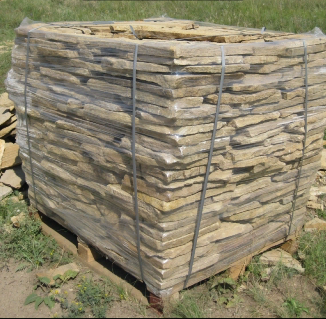 Песчаник пластушка желтый с рисунком (3 см)  купить  в Липецке песчаник желтый с рисунком, рыжий, желтый песчаник пластушка ландшафтная рваная 8 500 руб/м3   фото 