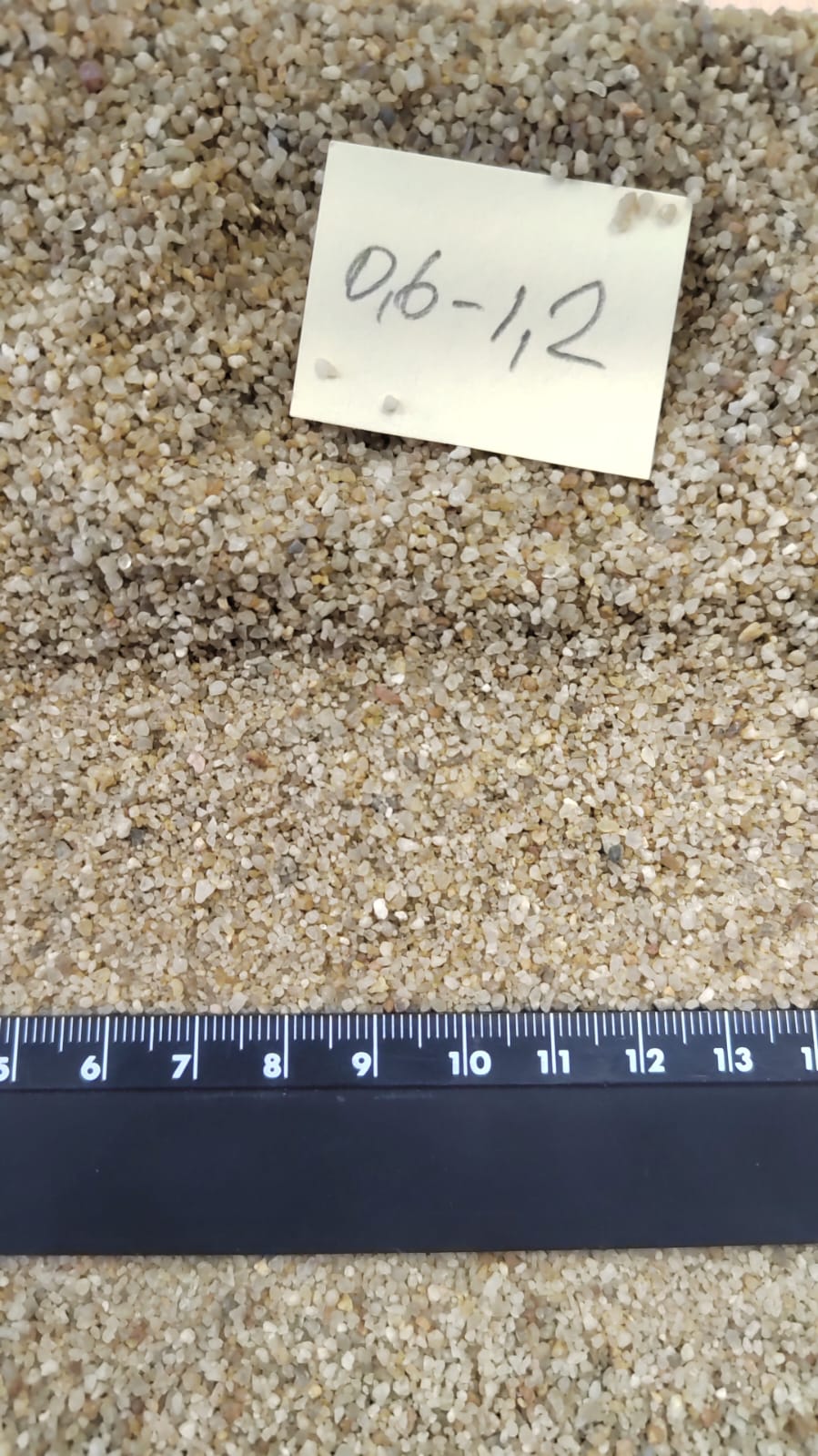 Кварцевый песок для площадок фр. 0,6-1,2 мм.  купить в Липецке фото 