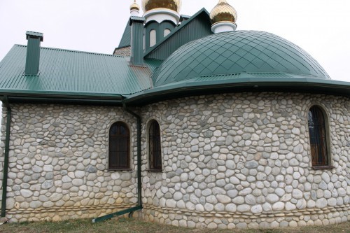 Kamenclub.ru: Галька речная плоская (бело-серая) фр. 100-200-300 мм. купить   в  Липецкегалька речная плоская серый, белый, бело-серый, серо-белый речная галька плоская  6000 руб/т   фото КАМЕНЬ КЛУБ