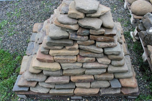 Песчаник галтованный для облицовки (фр. 2-5 см)  купить  в Липецке песчник рыжий желтый серый песчаник окатанный речной 6 000 руб/т   фото 