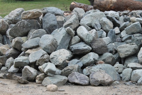  Гранит скальник (серо-зеленый) фр. 100-500 мм.  купить в Липецке гранит зеленый, серый, салатовый крупный ландшафтный валун 6 000 руб/т   фото 