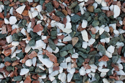 Мраморная крошка (щебень крошка микс: белый-зеленый-розовый) фр. 10-20 мм.  купить  в Липецке мрамор белый, зеленый, розовый декоративный ландшафтный колотый щебень 9500 руб/т   фото 