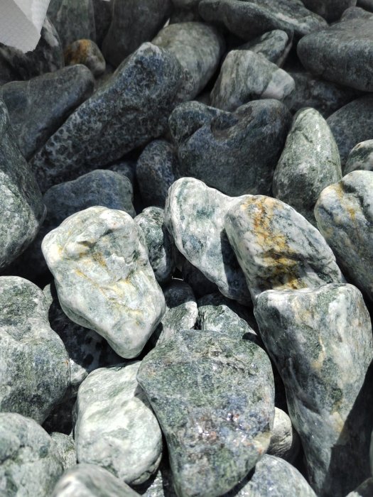 Галтованный жадеит (фр. 70-100 мм) фото заказать  Липецке