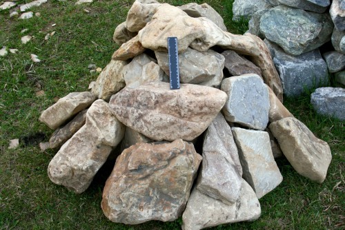 Песчаник декоративный ландшафтный (фр. 300-500 мм)  купить  в Липецке песчаник желтый рыжий серый зеленый валун речной окатанный природный песчаника 4 500 руб/т   фото 