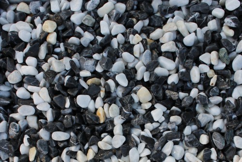  Мраморная крошка (щебень крошка микс : белый-черный-розовый) фр. 5-10 мм.  купить  в Липецке мрамор белый, черный, розовый, разноцветный микс декоративная мраморная каменная крошка 9500 руб/т   фото 