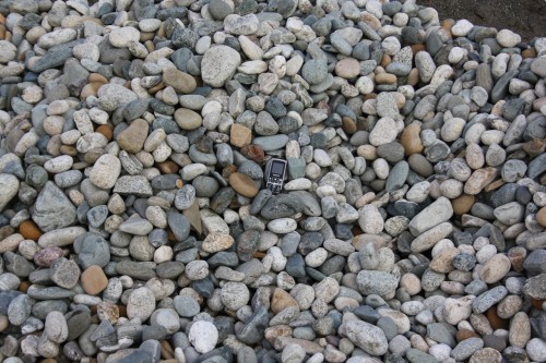  Галька речная окат (ассорти) фр. 50-100 мм. купить   в Липецке галька природная округлая серая белая черная серая коричневая синяя галька речная окатанная округлая 5000 руб/т   фото 