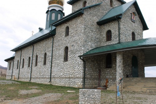 Kamenclub.ru: Галька речная плоская (бело-серая) фр. 100-200-300 мм. купить   в  Липецкегалька речная плоская серый, белый, бело-серый, серо-белый речная галька плоская  6000 руб/т   фото КАМЕНЬ КЛУБ