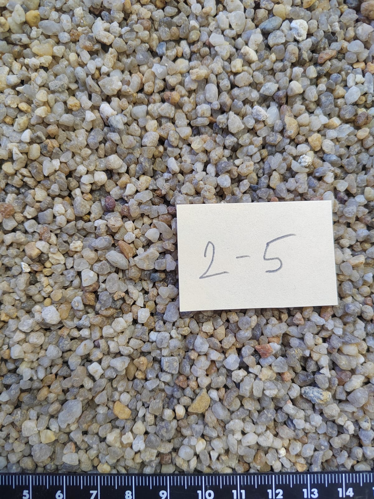 Кварцевый песок для площадок фр. 2-5 мм.  купить в Липецке фото 