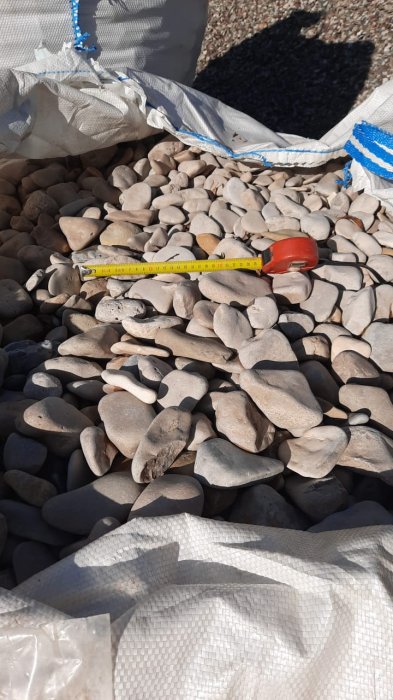 Галька каспийская фр. 40-70 мм.  купить с доставкой в Липецку фото 