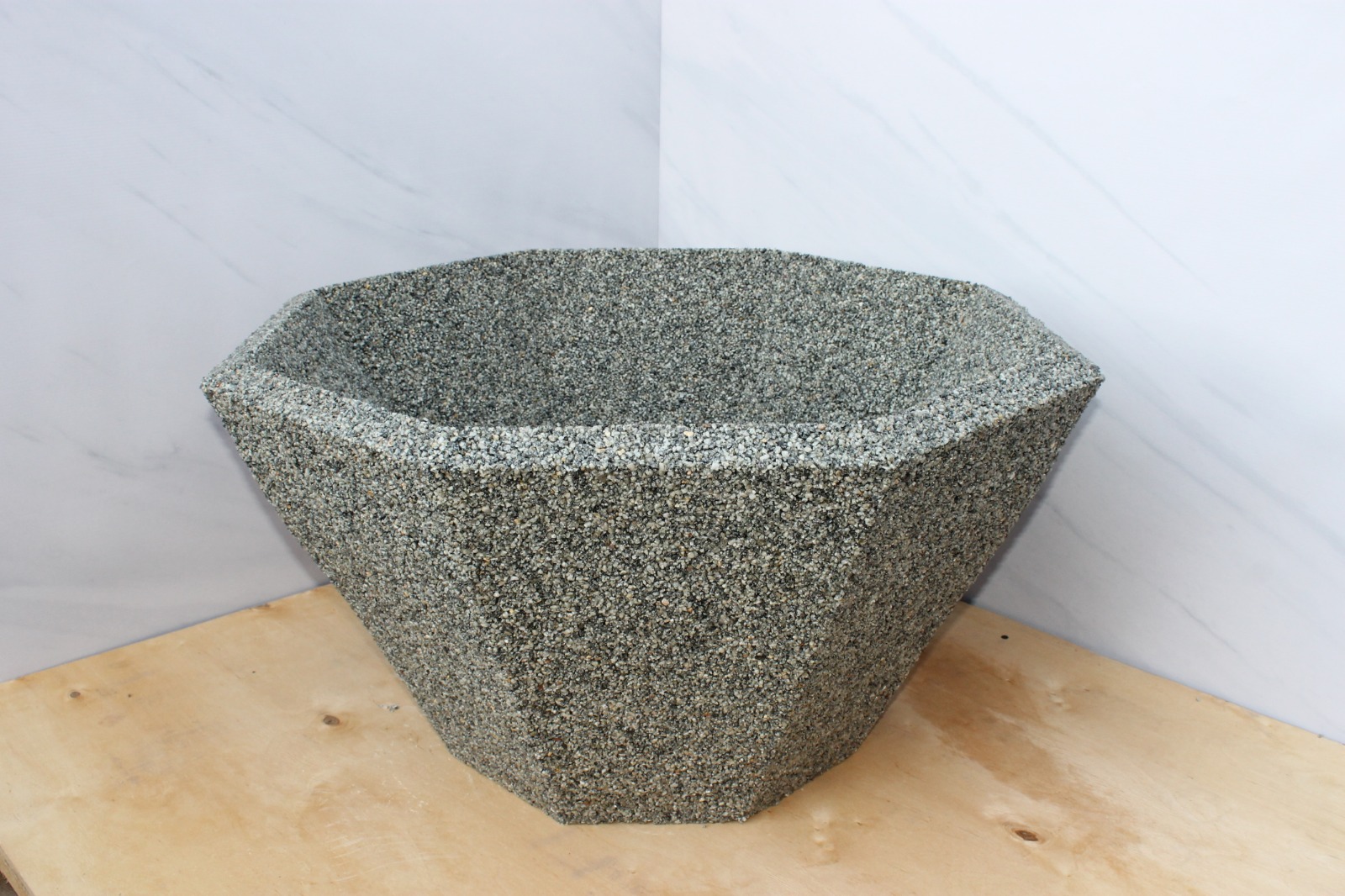 Ландшафтный вазон Корда купить  c доставкой в Липецке 