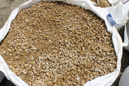  Щебень крошка желтый (песчаник) фр. 10-20 мм.  купить  в Липецке песчаник бежевый, серый, рыжий декоративный ландшафтный щебень колотый 7 200 руб/т   фото 