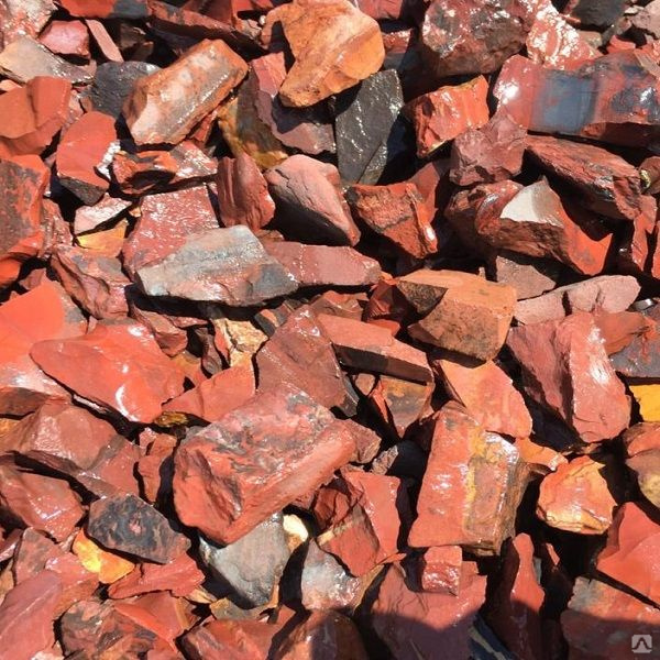  Щебень крошка красный (ЯШМА) фр. 5-10 мм.  купить  в Липецке крошка каменная яшмы красный, бордовый, темно-красный декоративная крошка ландшафтная каменная яшмоидная 6 600 руб/т   фото 