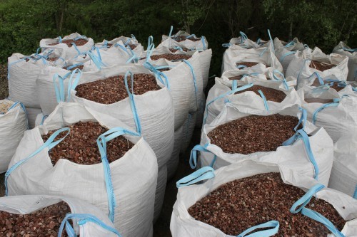  Мраморная крошка (щебень крошка розовый) фр. 20-40 мм.  купить  в Липецке мрамор розовый, красный мраморная крошка декоративная 7700 руб/т   фото 