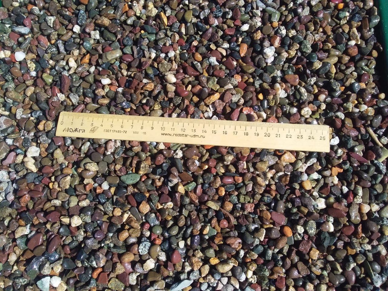  Галька речная окат цветная фр.5-10 мм. купить   в Липецке галька речная белый, серый, красноватый, синий, темно-серый речная окатанная галька декоративная 5000 руб/т   фото 