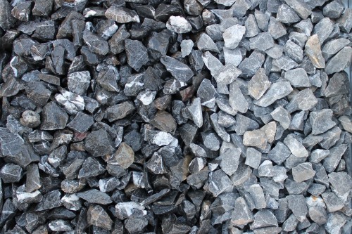  Щебень крошка черный (мрамор) фр. 20-40 мм.  купить  в Липецке мрамор черный с белыми прожилками мраморная каменная крошка 9000 руб/т   фото 