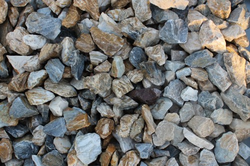  Мраморная крошка (щебень крошка медовый) фр. 20-40 мм.  купить  в Липецке мрамор бежевый рыжий желтый ландшафтная мраморная крошка 9900 руб/т   фото 