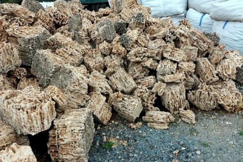  Крымский природный меотис фр. 100-500 мм.  купить в Липецке меотис бежевый рыжий молочный желтый ракушечник 4 500 руб/т   фото 