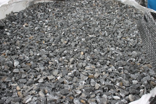  Щебень крошка черный (мрамор) фр. 10-20 мм.  купить  в Липецке мрамор черный с белыми прожилками, черный, белый каменная ландшафтная декоративная крошка щебня 9000 руб/т   фото 